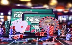 favv77 Live Casino pengalaman meja interaktif multi kamera dealer profesional